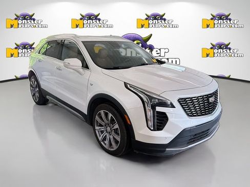 Used 2022 Cadillac XT4 Premium Luxury w/ Enhanced Visibility Package AWD/4WD image 3