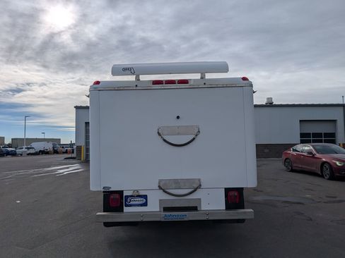 Used 2017 Ford F450 XL w/ Power Equipment Group image 8