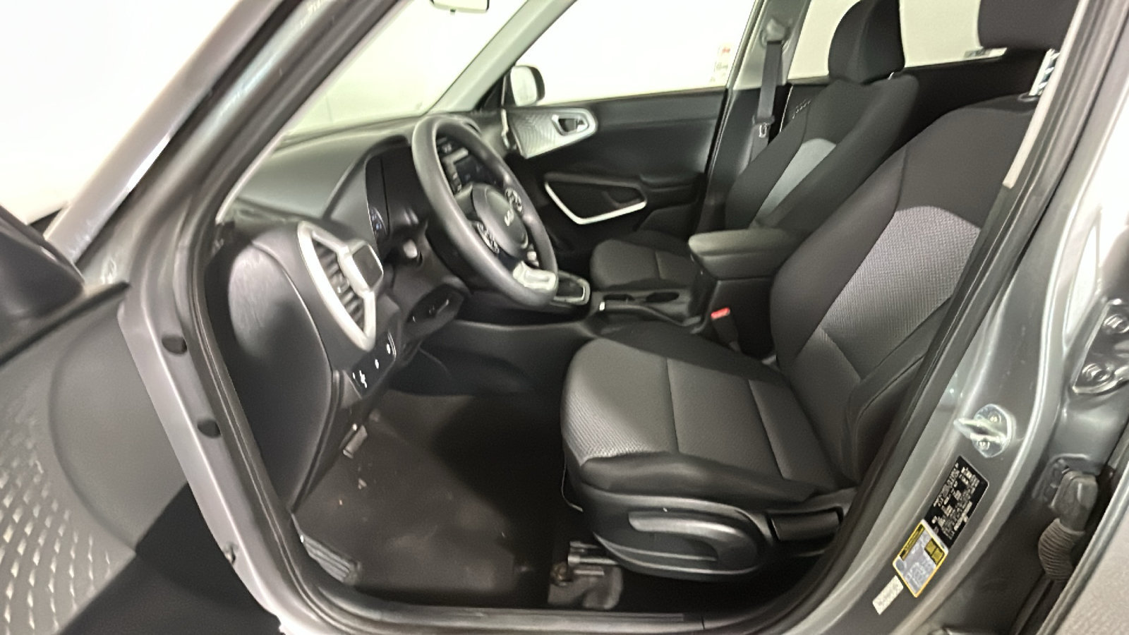 Used 2022 Kia Soul LX FWD image 13