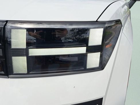 Used 2025 Hyundai Santa Fe Limited image 33