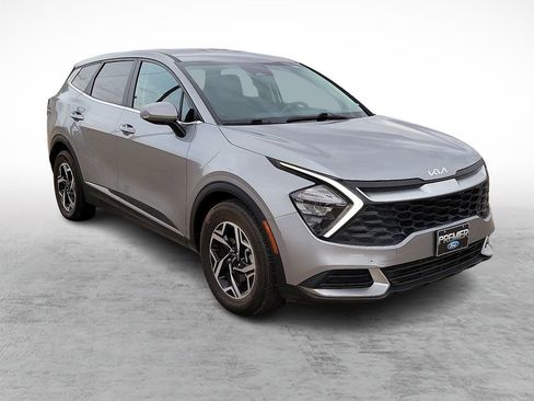 Used 2023 Kia Sportage LX image 1