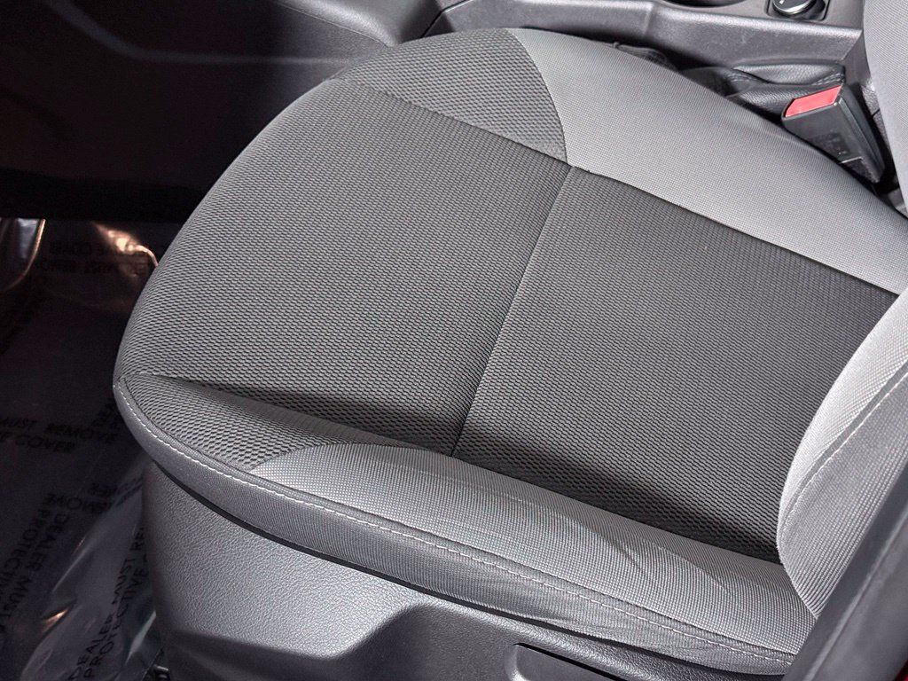 Used 2014 Ford Focus SE FWD image 21