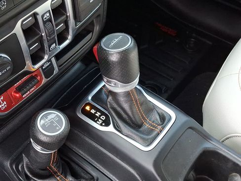 Used 2021 Jeep Gladiator Mojave AWD/4WD image 16
