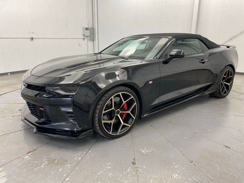 Used 2018 Chevrolet Camaro SS RWD image 3