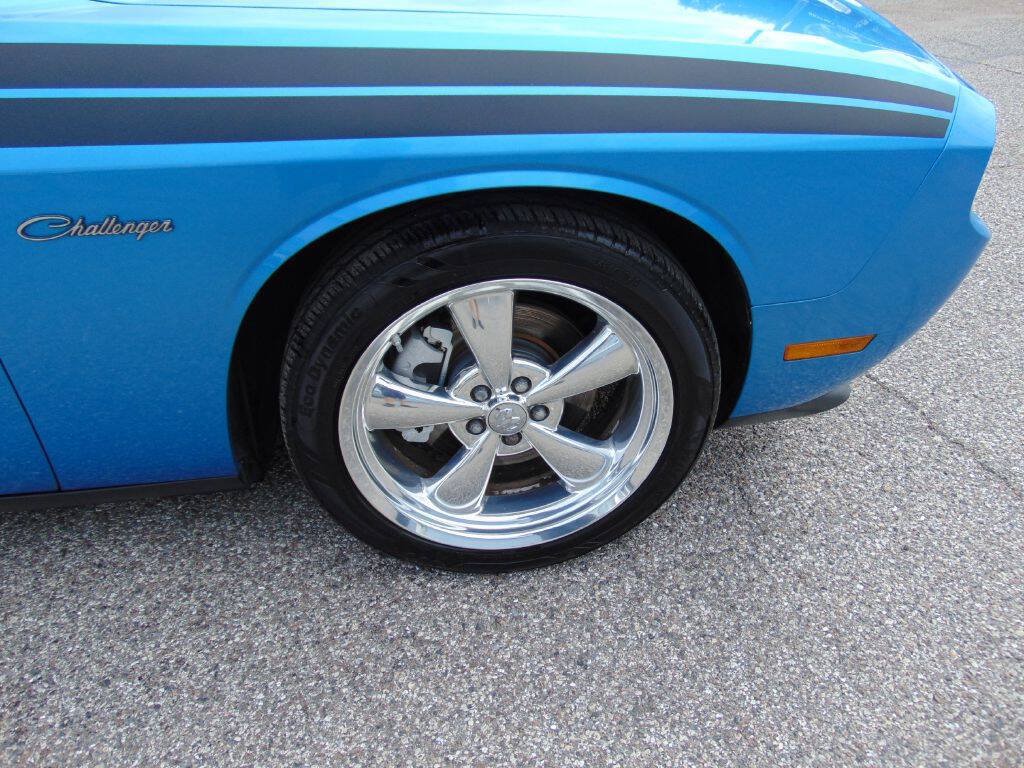 Used 2009 Dodge Challenger R/T RWD image 10