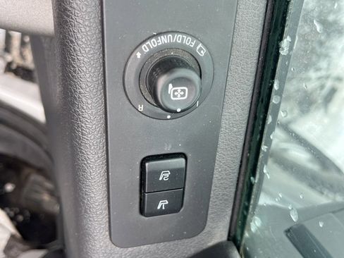 Used 2015 Ford F250 Lariat w/ Chrome Package image 19