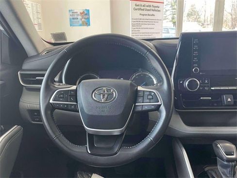 Certified 2022 Toyota Highlander XLE image 15
