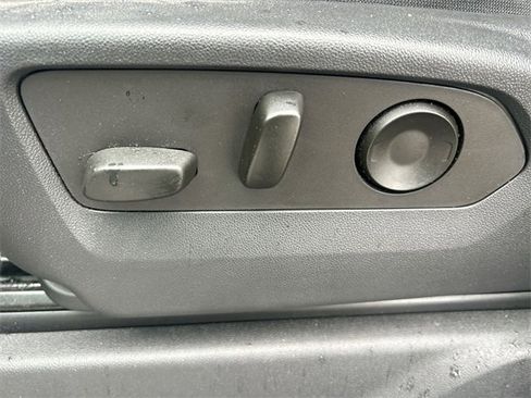 Certified 2023 Chevrolet Silverado 1500 Custom image 16