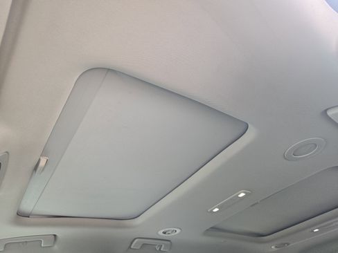 Used 2021 GMC Acadia Denali w/ Denali Technology Package image 28