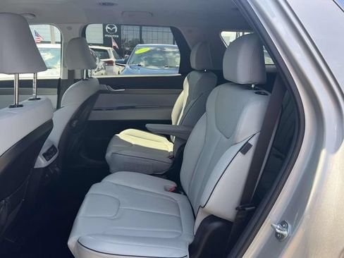 Used 2024 Hyundai Palisade SEL AWD/4WD image 15