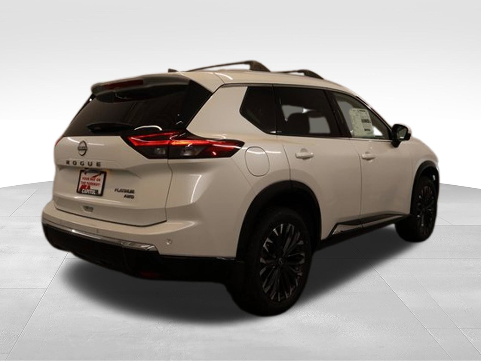 New 2026 Nissan Rogue Platinum AWD/4WD image 2
