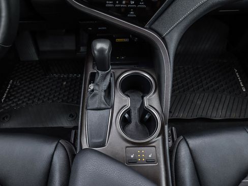 Used 2023 Toyota Camry SE image 31