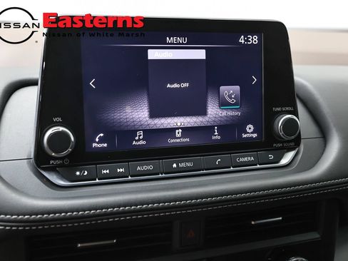 Used 2023 Nissan Rogue S AWD/4WD image 18