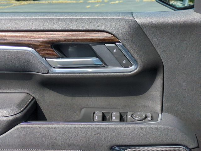 Used 2025 GMC Sierra 1500 SLE w/ Preferred Package AWD/4WD image 12