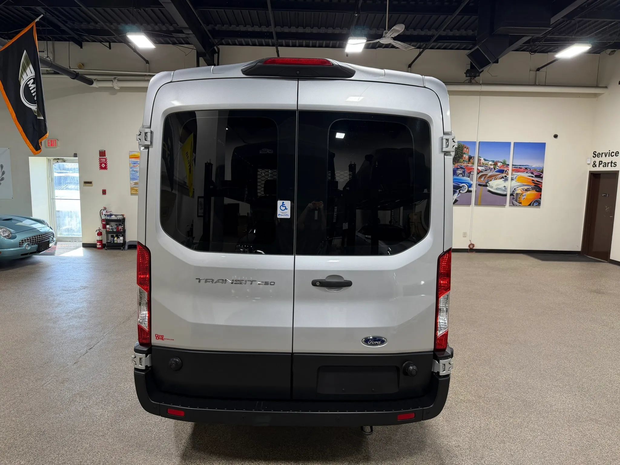Used 2019 Ford Transit 250 148 Medium Roof RWD image 18