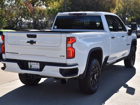 Used 2022 Chevrolet Silverado 2500 LTZ w/ LTZ Plus Package image 8