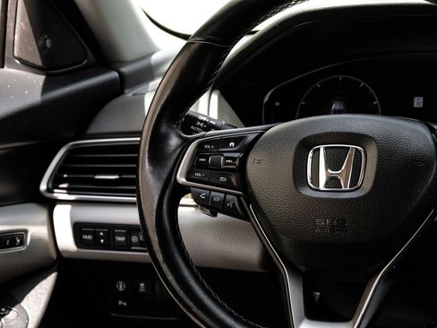 Used 2018 Honda Accord Touring image 24