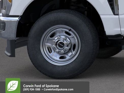 New 2026 Ford F250 XL w/ XL Chrome Package image 19