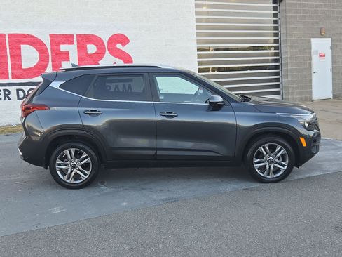 Used 2021 Kia Seltos S FWD image 8