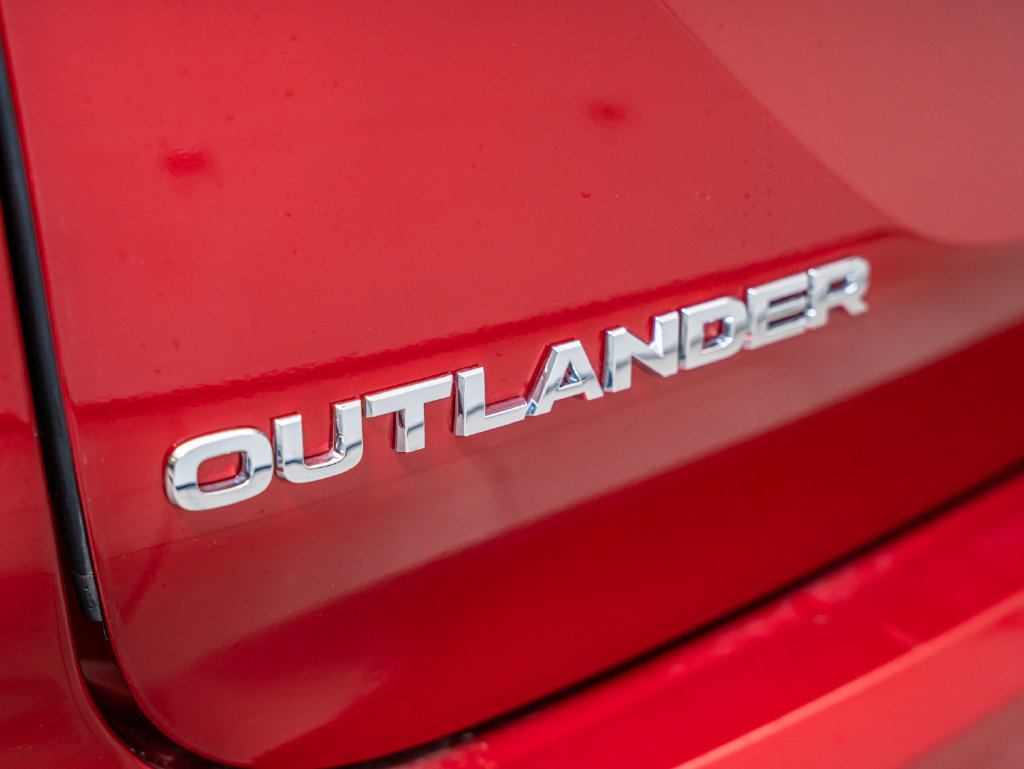 Used 2025 Mitsubishi Outlander SEL AWD/4WD image 19
