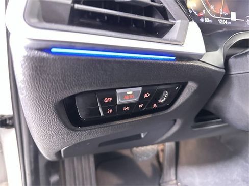 Used 2019 BMW 330i xDrive Sedan w/ Premium Package image 18