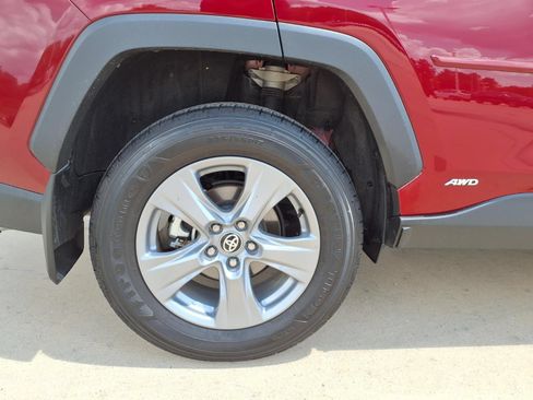Certified 2025 Toyota RAV4 LE AWD/4WD image 10