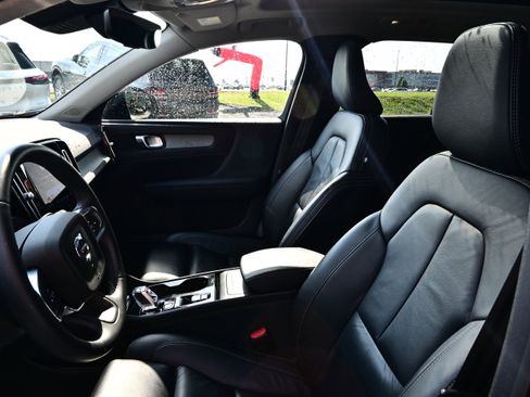 Used 2023 Volvo XC40 B5 Plus w/ Driver Assist Package AWD/4WD image 13