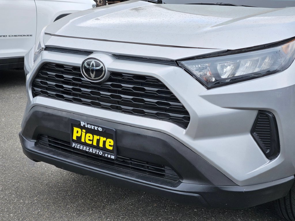 Used 2022 Toyota RAV4 LE AWD/4WD image 8