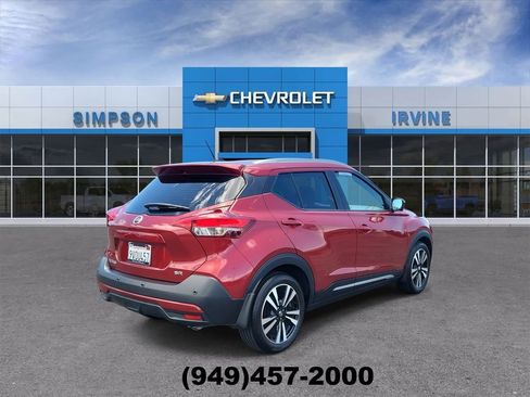 Used 2020 Nissan Kicks SR w/ SR Premium Package FWD image 8