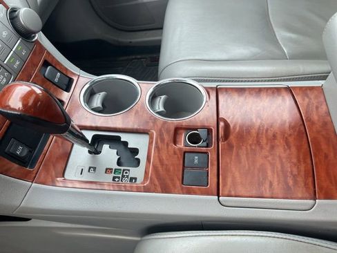 Used 2010 Toyota Highlander Limited image 11