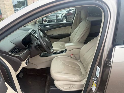 Used 2018 Lincoln MKC Reserve w/ Lincoln MKC Climate Package image 15