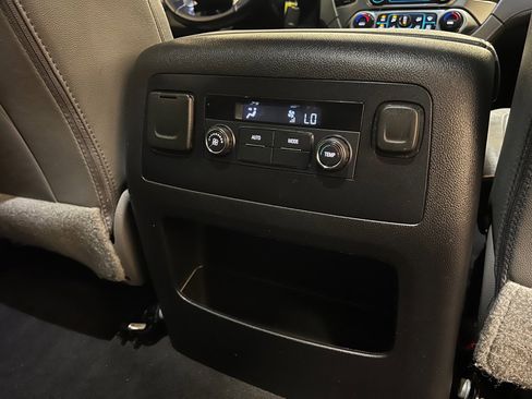 Used 2019 Chevrolet Tahoe LT image 37