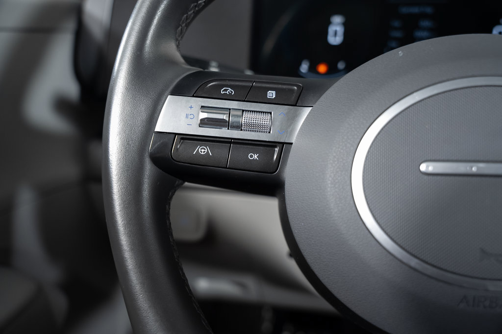 Certified 2025 Hyundai Kona SEL FWD image 29