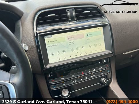 Used 2018 Jaguar F-PACE Prestige image 12