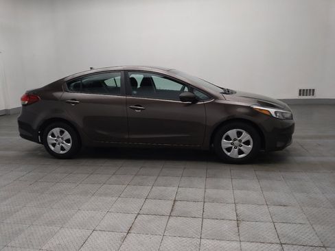 Used 2017 Kia Forte LX FWD image 11