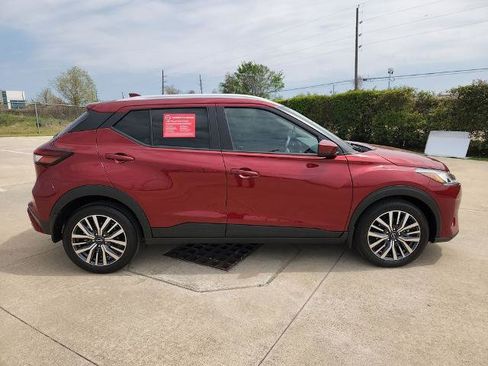 Certified 2024 Nissan Kicks SV image 4