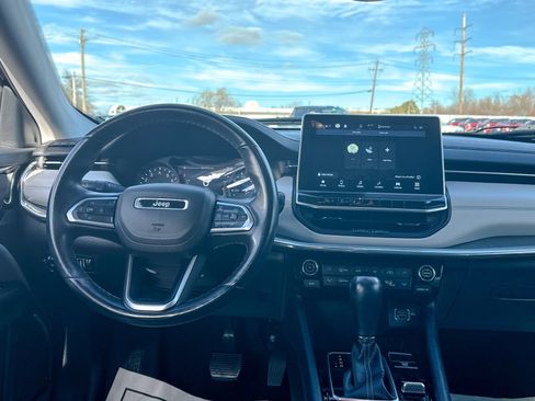 Used 2022 Jeep Compass Limited image 25