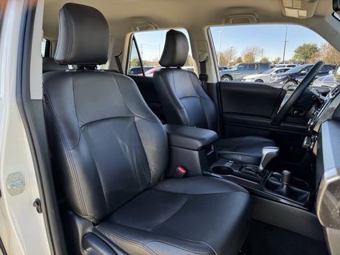 Used 2022 Toyota 4Runner TRD Off-Road image 32