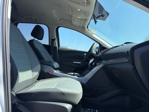 Used 2016 Ford Escape SE image 19