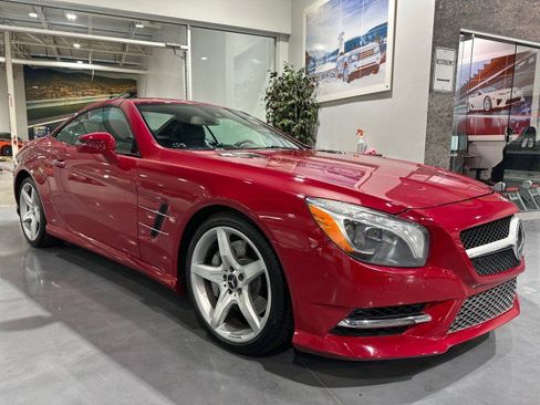 Used 2015 Mercedes-Benz SL 550 w/ Driver Assistance Package image 12