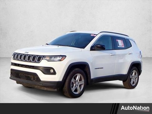 Used 2024 Jeep Compass Latitude image 1