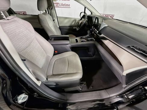 Certified 2024 Toyota Sienna LE FWD image 31