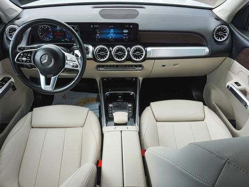 Used 2023 Mercedes-Benz EQB 300 4MATIC image 38