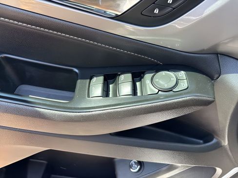 Used 2023 Chevrolet Traverse LT w/ Midnight/Sport Edition AWD/4WD image 11