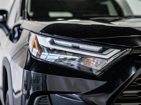 Used 2025 Toyota RAV4 XLE image 10