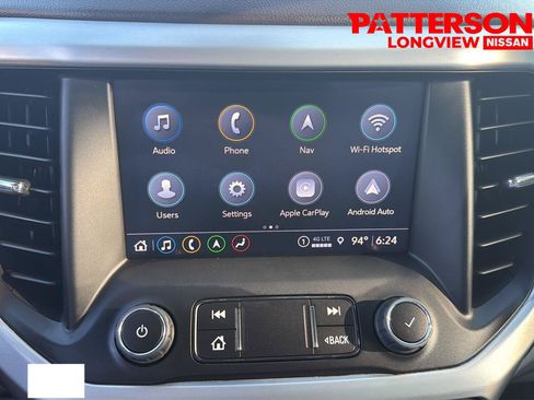 Used 2023 GMC Acadia SLT w/ Technology Package AWD/4WD image 9