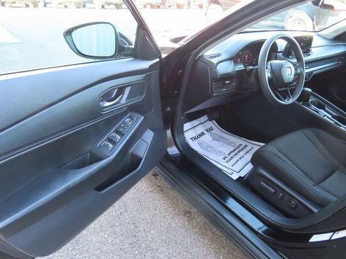Used 2023 Honda Accord EX image 18