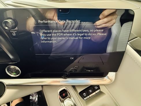 Used 2023 Chevrolet Corvette Stingray Premium Cpe w/ Z51 Performance Package image 13