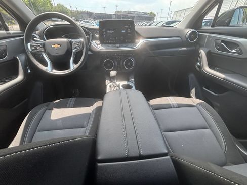 Used 2025 Chevrolet Blazer LT FWD image 23