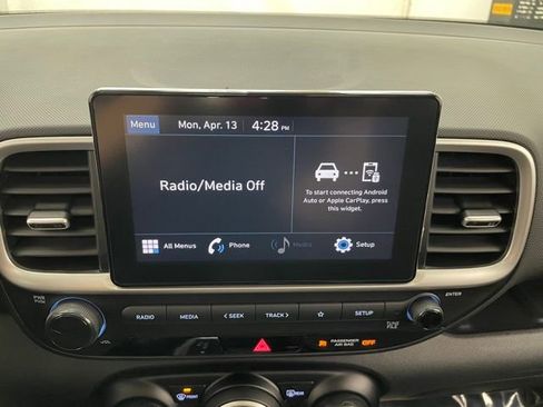 Used 2022 Hyundai Venue SEL image 3